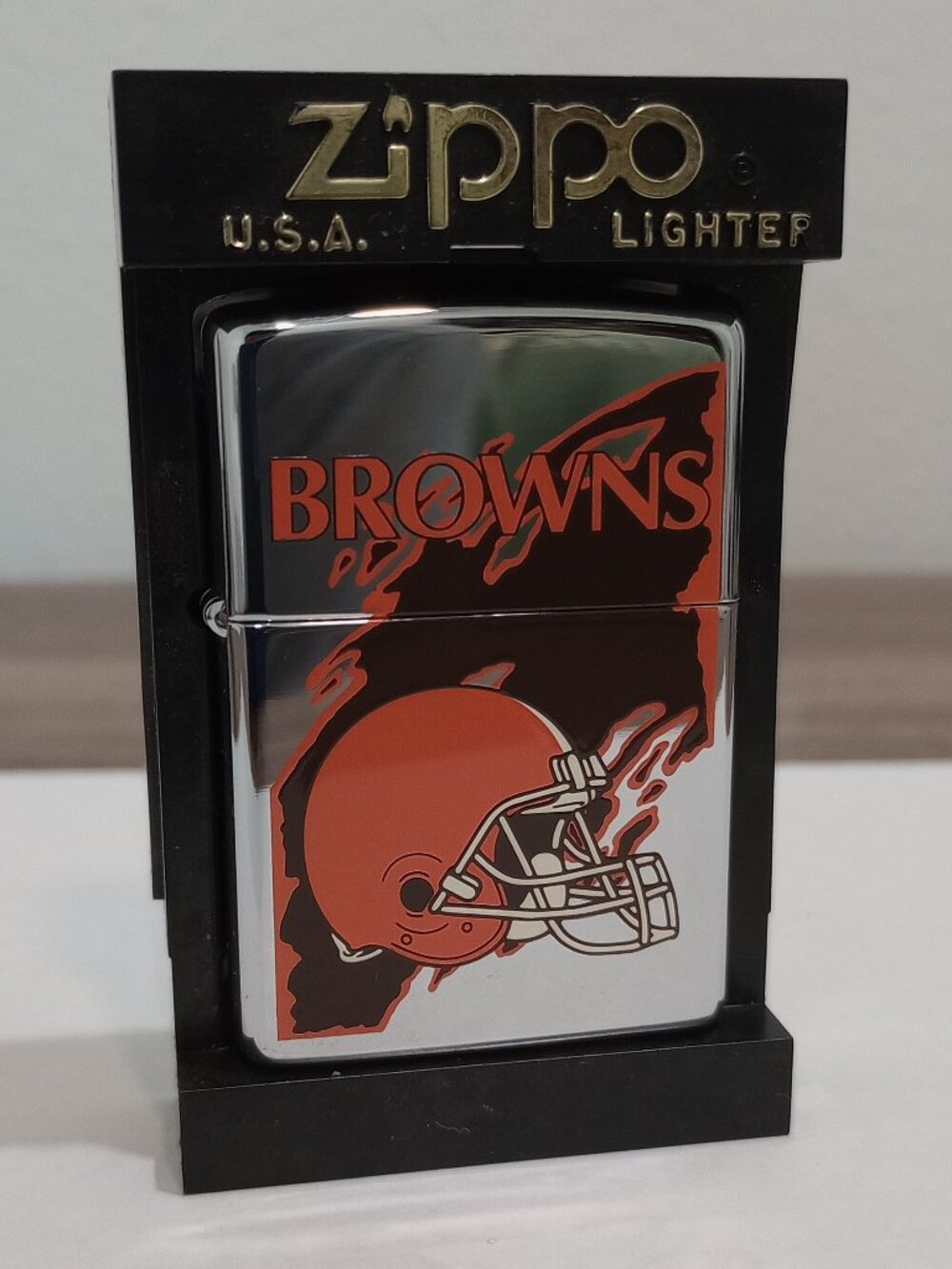 VINTAGE 90s ZIPPO CLEVELAND BROWNS NFL LIGHTER UNFIRED (NOS)